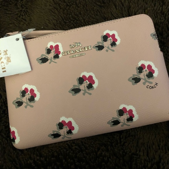 FLASH SALE!! NWT Coach Extremely RARE Floral Wristlet!!! - Picture 4 of 5